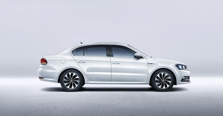  Volkswagen Lavida BlueMotion 2015 года  (фото 3 из 4)